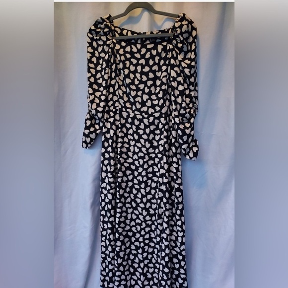 Ann Taylor Long Ruched Sleeve Dress Size 6 Black with Ivory Hearts Square Neck - Picture 10 of 10